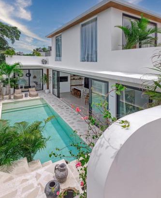 Berawa Villa | New Magnificent 3BR 5min to Finns & Berawa Beach Villa Alemar