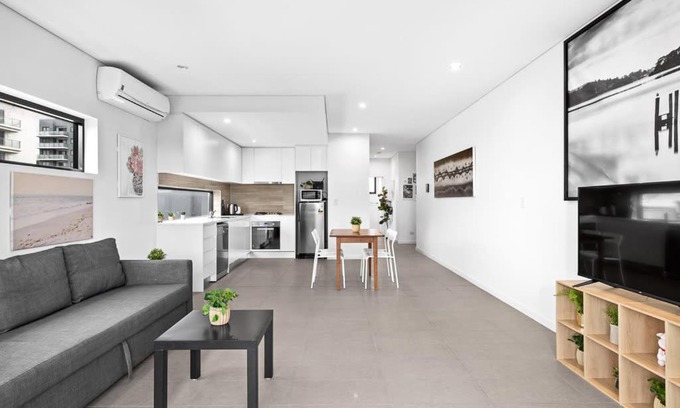 Homebush Apartment | New Modern 2BR 2 baths Apt in Homebush Sleeps 6