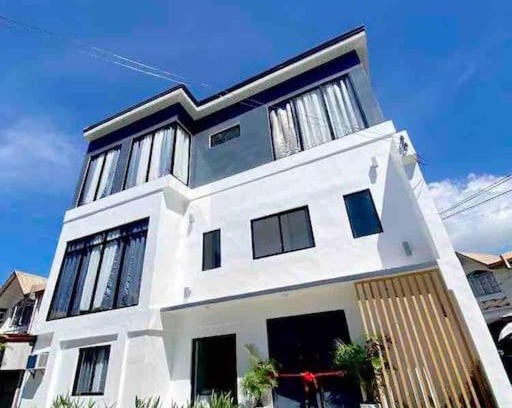 Suba Basbas Apartment | NEW Modern Suite near Beach & Airport