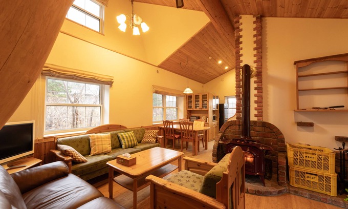 Yubari House | (NEW OPEN) Yubari-shi Deer Valley Private House| 1 house for rent| 2 bedrooms| large living room | Yubari-shi Deer Valley Private House