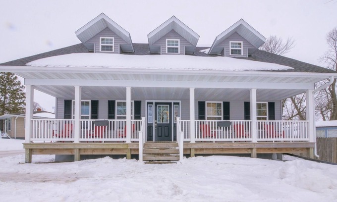 Osakis House | New Osakis rental for large groups!