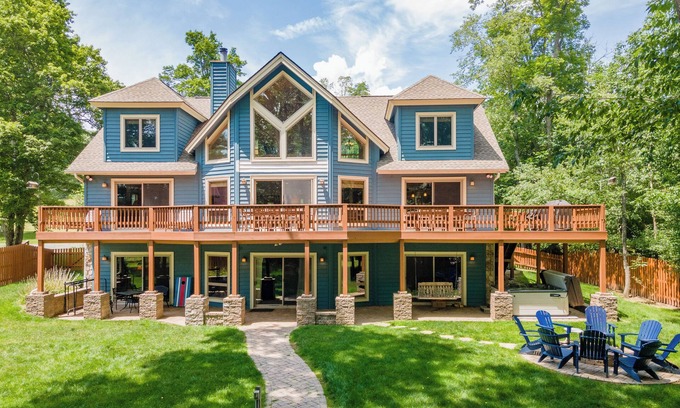 Paradise Point House | New! Paradise at Deep Creek: Lakefront, Private Dock, Hot Tub!