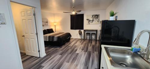 Orchidlands Estates Apartment | New Private Cozy Studio Self CheckIn- Apt 3