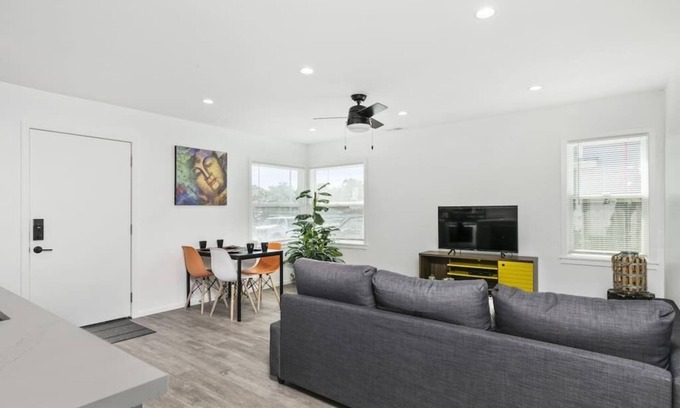San Bruno Apartment | New Remodeled Affordable 1bedroom 1 bath full kitchen near SFO and Caltrain