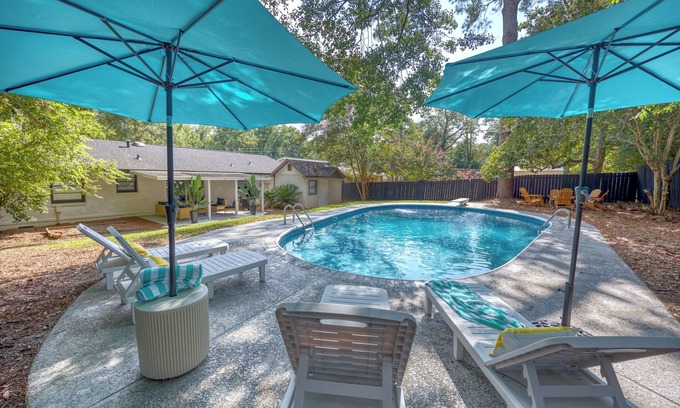 Columbus House | NEW! Savvy Oasis w/Pool, Sleeps 14 I 15 min to Fort Benning