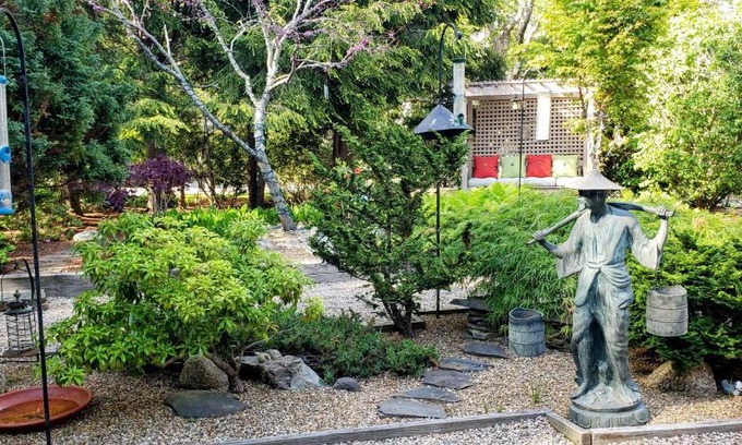 Summersea House | New Seabury Retreat. Butchart Gardens' Inspired