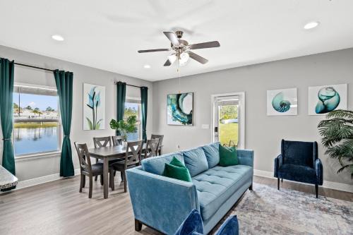 Thomas Drive House | NEW ⁂Serenity Beach⁂ Lakefront 3BRs Close to Beach