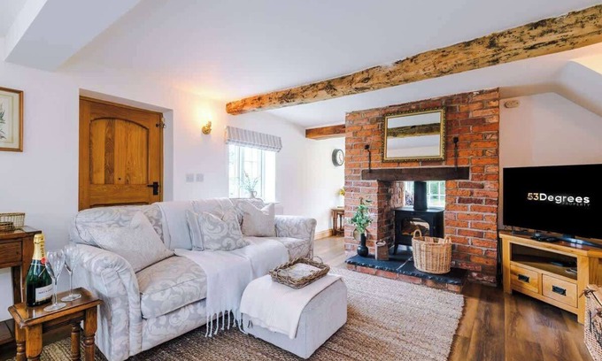 Wollerton Cottage | NEW! Stunning Cottage, Ideal for Families & Groups