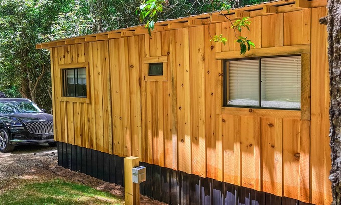 Sapphire House | New Tiny Home Getaway