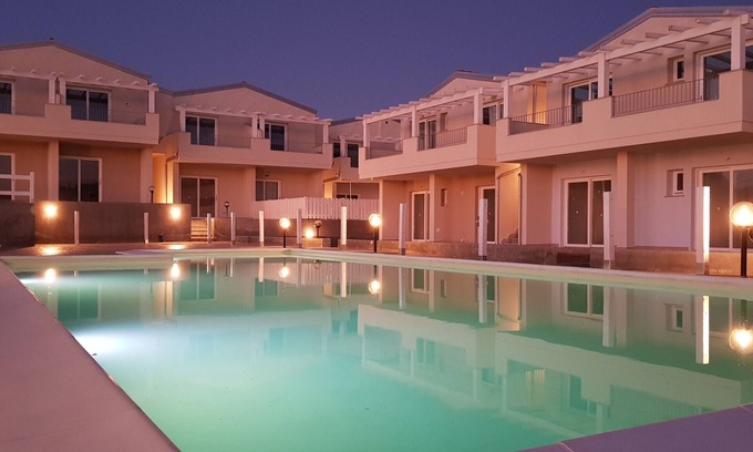 Viddalba Apartment | New two-story apartment in residence with shared pool, with parking space