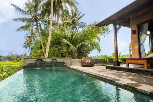 Pengosekan Villa | New villa at the edge of rice field & free scooter