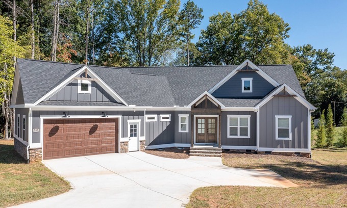 Troutman House | New waterfront house on Lake Norman/private dock