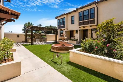 Mid Central House | Newly Built Pasadena Retreat Parking Great Location