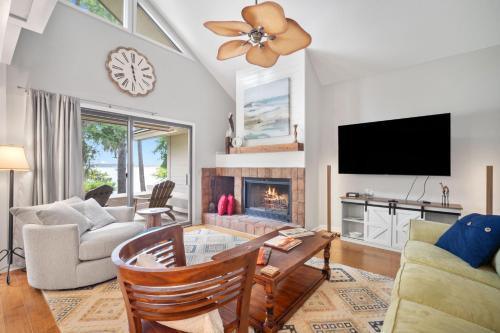 Dataw Island Villa | Newly Listed Bluff Villa with Creek and Golf Course Views