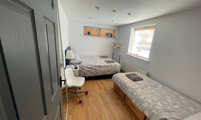 Cheltenham Apartment | Newly refurbished Unique Apartment Cheltenham