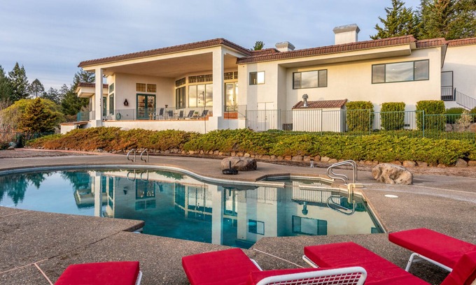 Santa Rosa Villa | Newly remodeled wine country villa. Outstanding. Sleeps 16