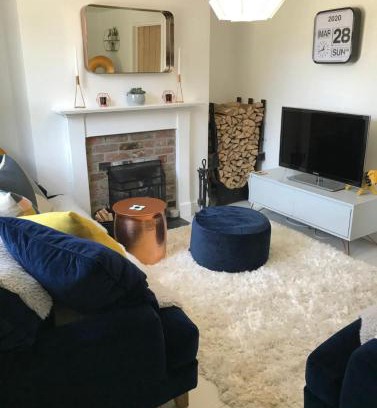 Upton Scudamore House | Newly Renovated 5 Star Cosy-Up Romantic Cottage NEAR LONGLEAT