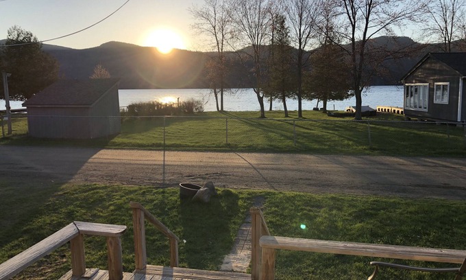 Huletts Landing House | Newly renovated Cabin with Private water access.