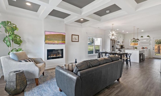 Jeffersonville House | Newly renovated home near Derby