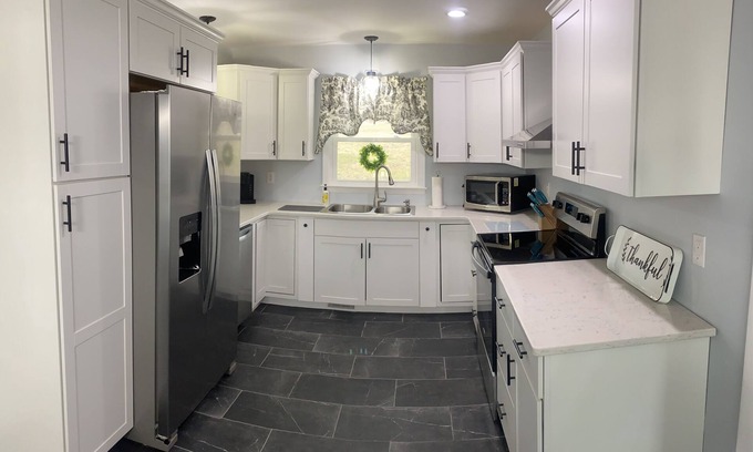 Marion House | Newly renovated home! One block from Back of the Dragon-Close to downtown Marion