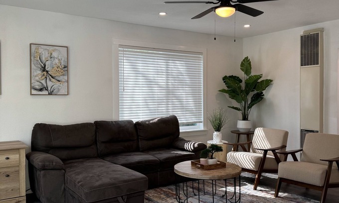 Ukiah House | Newly renovated home walkable to Downtown/Restaurants/Park