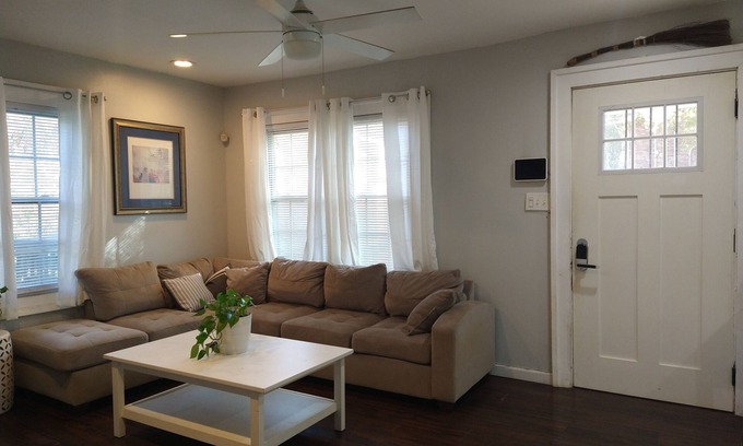 Jefferson Park House | Newly renovated multi-unit City Gingerbread House near Hartfield-Jackson Airport