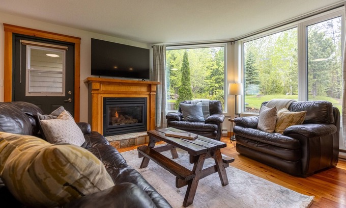East Kootenay Condo | Newly Updated & Steps to the Resort | Ski In