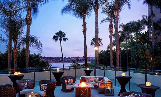 Santa Ana Heights Hotel | Newport Beach Marriott Bayview