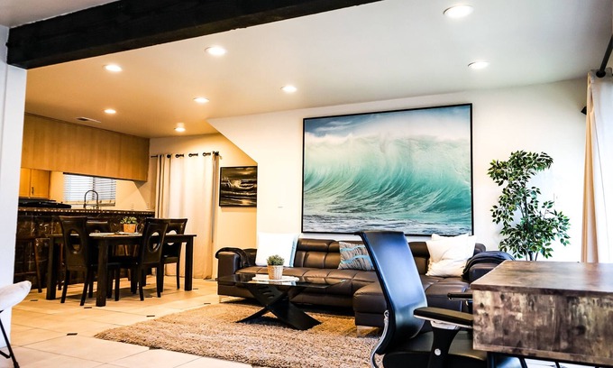 Newport Shores House | Newport Beach's Finest (1 blocks from sand)!