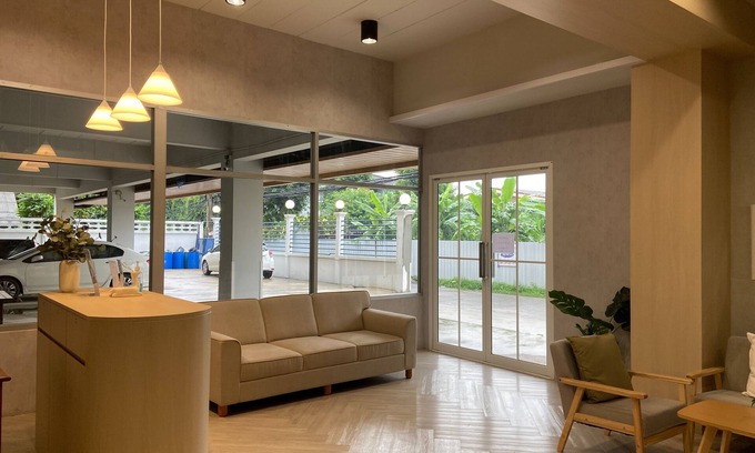 Lak Si Hotel | Next Bird Suite