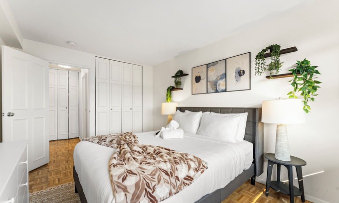 North Brookline Apartment | Nice 2bd/1.5ba Next to BU 4319
