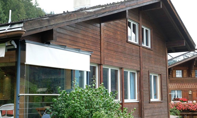 Zweisimmen Apartment | Nice apartment for 4 guests with WIFI, balcony and pets allowed