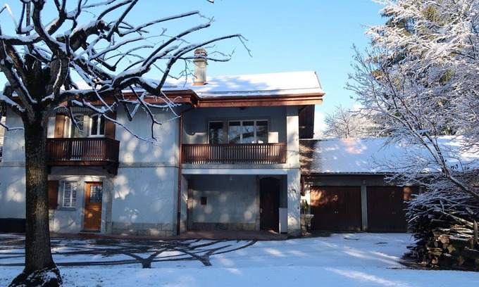 Les Posses-sur-Bex Apartment | Nice apartment for 4 guests with WIFI, TV, balcony and panoramic view