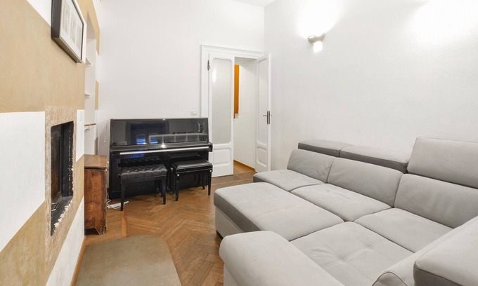 Breno Apartment | Nice apartment in Breno with WiFi