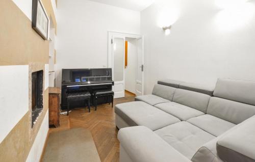 Breno Apartment | Nice Apartment In Breno With Wifi