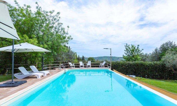 Casalbordino House | Nice apartment in villa for 12 people with pool, WIFI, TV, patio and pets allowed