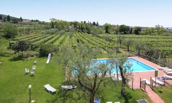 Bardolino Villa | Nice apartment in villa for 4 guests with pool, WIFI, A/C, TV, panoramic view and parking