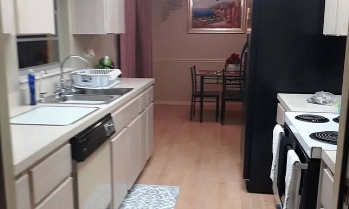 Belleview House | Nice home Conveniently Located to The ViIllages and Ocala