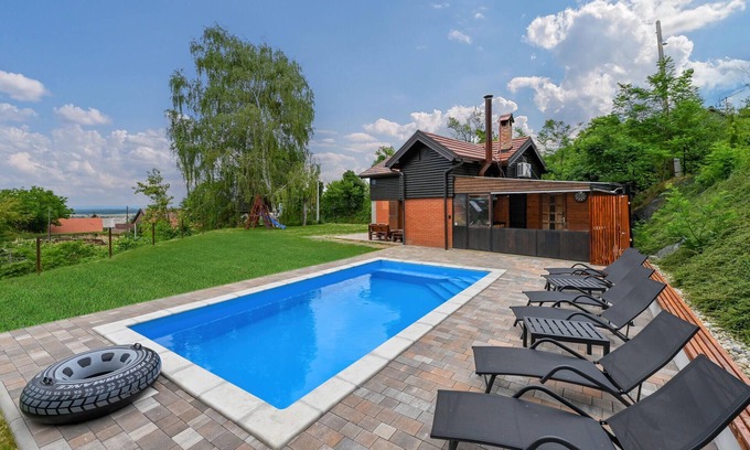 Novigrad Podravski House | Nice home in Bakovcica with sauna
