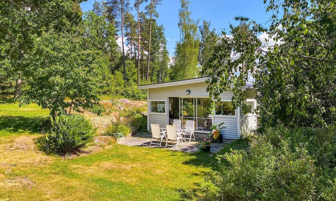 Granna House | Nice home in Bjällebäck with WiFi