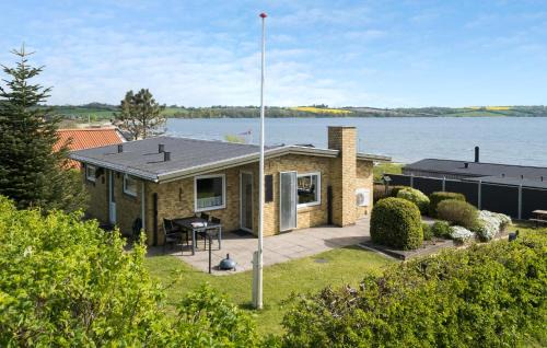 Broager House | Nice Home In Broager With Kitchen