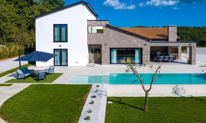 Gracisce House | Nice home in Gracisce