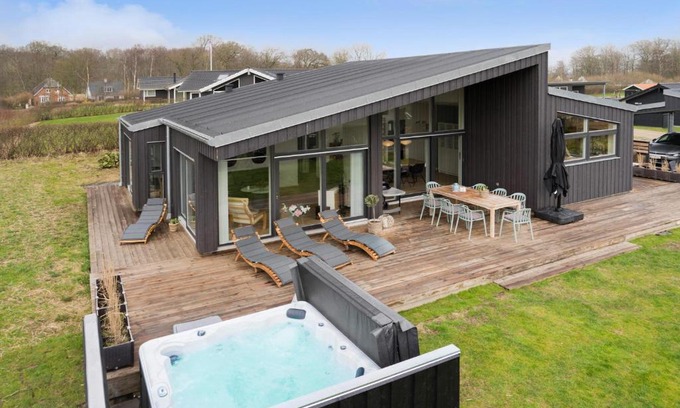 Kelstrup House | Nice Home In Haderslev With Kitchen