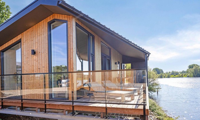 Kerkdriel House | Nice home in Kerkdriel with lake view