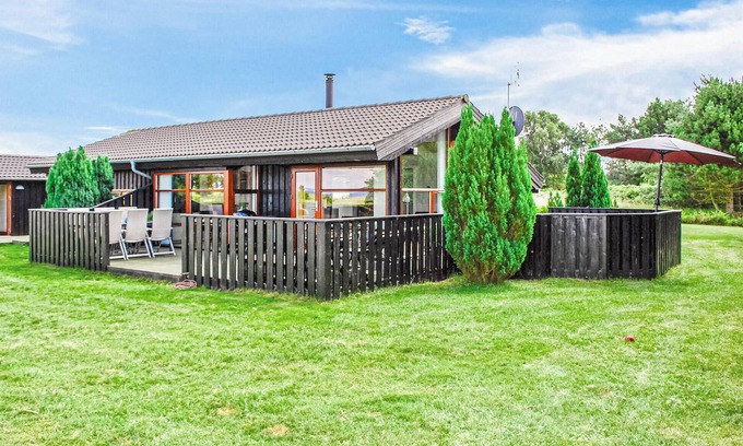 Skodshoved House | Nice home in Knebel with sauna