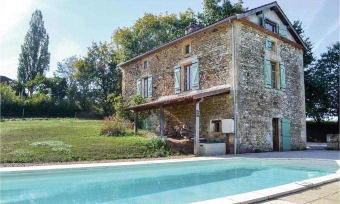 Loubejac House | Nice Home In Le Pouget With 3 Bedrooms, Private Swimming Pool And Outdoor Swimming Pool