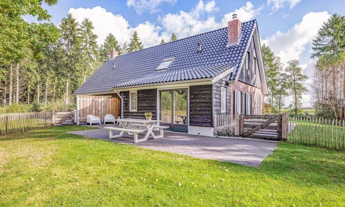 Municipality of Rijssen-Holten House | Nice home in Rijssen with WiFi