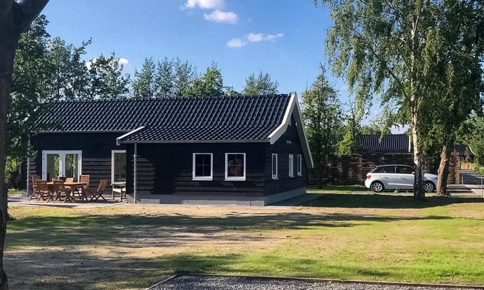 Zwanegat House | Nice home in Strijen with WiFi