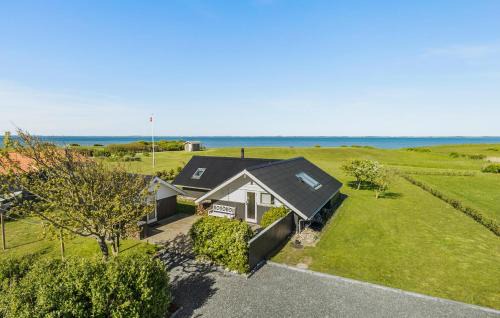 Vinderup House | Nice Home In Vinderup With Kitchen