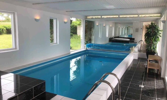 Vedelshave House | Nice pool house near the beach